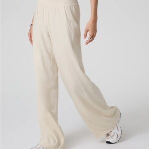 Vuori Cream Wide Leg Women's Pants